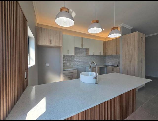 3 BEDROOM HOUSE FOR SALE IN SHELLEY POINT